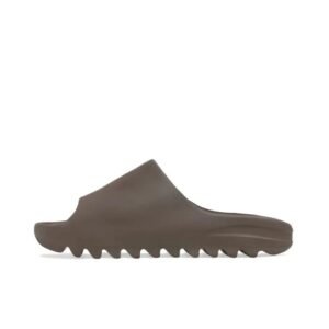 Yeezy kanye Slippers in the same styleDark brown