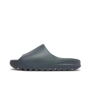 Yeezy kanye Slippers in the same styledark grey