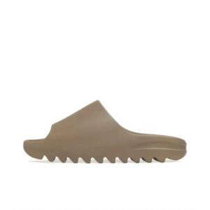 Yeezy kanye Slippers in the same stylebrown
