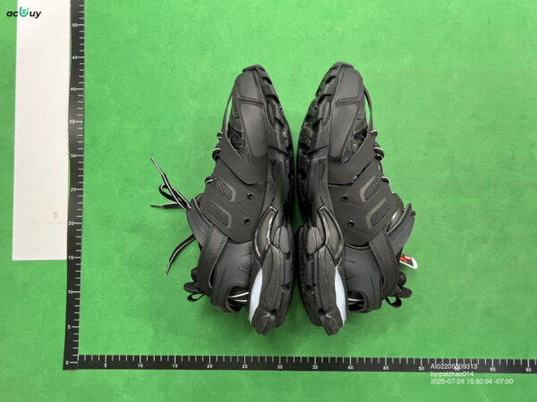 Balenciaga Sneakers QC Image