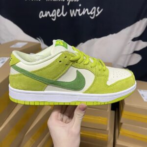 NIKE SB Dunk Low ProQS fleece outsole green apple