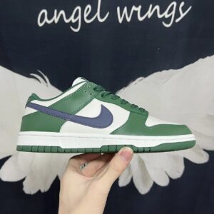 NIKE Dunk SB Low White Green Purple Hooks