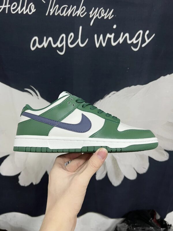 NIKE Dunk SB Low White Green Purple Hooks