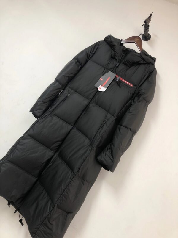 Prada 24SS Hooded P-Logo Heat-Sealed Red Label Long Down Coat ⚠️