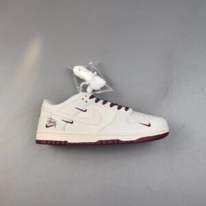 NIKE DUNK SB LOW New Colorway stussy Collaboration