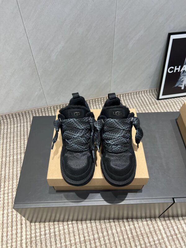 25th Anniversary UGG Bestseller Platform Lace-Up Thick Sole Series in Black