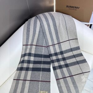 Burberry Classic Check Scarf in Gray
