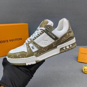 Louis Vuitton Trainer Black & White Casual Sneakers